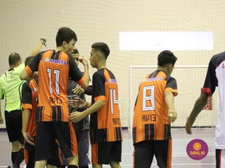
<a style='margin-left: 5px;' class='btn btn-xs btn-social btn-facebook' href='https://www.facebook.com/sharer/sharer.php?u=https://www.boladovale.com.br/imgs/800-800-90/conteudo/fotos/1558/img2102.jpg' rel='popup' data-width='500' data-height='400'><i class='fa fa-facebook'></i>Compartilhar <span class='hidden-xs'>no Facebook</span>
</a> 
<a class='btn btn-default btn-xs' target='_blank' href='imgs/800-800-90/conteudo/fotos/1558/img2102.jpg'>
<span class='glyphicon glyphicon-cloud-download'></span> Salvar
</a> 
<span></span>