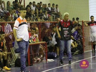 
<a style='margin-left: 5px;' class='btn btn-xs btn-social btn-facebook' href='https://www.facebook.com/sharer/sharer.php?u=https://www.boladovale.com.br/imgs/800-800-90/conteudo/fotos/1558/img2116.jpg' rel='popup' data-width='500' data-height='400'><i class='fa fa-facebook'></i>Compartilhar <span class='hidden-xs'>no Facebook</span>
</a> 
<a class='btn btn-default btn-xs' target='_blank' href='imgs/800-800-90/conteudo/fotos/1558/img2116.jpg'>
<span class='glyphicon glyphicon-cloud-download'></span> Salvar
</a> 
<span></span>