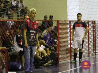 
<a style='margin-left: 5px;' class='btn btn-xs btn-social btn-facebook' href='https://www.facebook.com/sharer/sharer.php?u=https://www.boladovale.com.br/imgs/800-800-90/conteudo/fotos/1558/img2119.jpg' rel='popup' data-width='500' data-height='400'><i class='fa fa-facebook'></i>Compartilhar <span class='hidden-xs'>no Facebook</span>
</a> 
<a class='btn btn-default btn-xs' target='_blank' href='imgs/800-800-90/conteudo/fotos/1558/img2119.jpg'>
<span class='glyphicon glyphicon-cloud-download'></span> Salvar
</a> 
<span></span>