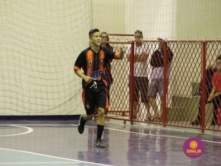 
<a style='margin-left: 5px;' class='btn btn-xs btn-social btn-facebook' href='https://www.facebook.com/sharer/sharer.php?u=https://www.boladovale.com.br/imgs/800-800-90/conteudo/fotos/1558/img2122.jpg' rel='popup' data-width='500' data-height='400'><i class='fa fa-facebook'></i>Compartilhar <span class='hidden-xs'>no Facebook</span>
</a> 
<a class='btn btn-default btn-xs' target='_blank' href='imgs/800-800-90/conteudo/fotos/1558/img2122.jpg'>
<span class='glyphicon glyphicon-cloud-download'></span> Salvar
</a> 
<span></span>