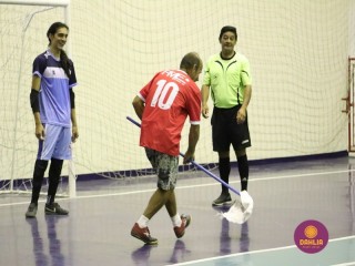 
<a style='margin-left: 5px;' class='btn btn-xs btn-social btn-facebook' href='https://www.facebook.com/sharer/sharer.php?u=https://www.boladovale.com.br/imgs/800-800-90/conteudo/fotos/1558/img2130.jpg' rel='popup' data-width='500' data-height='400'><i class='fa fa-facebook'></i>Compartilhar <span class='hidden-xs'>no Facebook</span>
</a> 
<a class='btn btn-default btn-xs' target='_blank' href='imgs/800-800-90/conteudo/fotos/1558/img2130.jpg'>
<span class='glyphicon glyphicon-cloud-download'></span> Salvar
</a> 
<span></span>