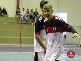 
<a style='margin-left: 5px;' class='btn btn-xs btn-social btn-facebook' href='https://www.facebook.com/sharer/sharer.php?u=https://www.boladovale.com.br/imgs/800-800-90/conteudo/fotos/1558/img2138.jpg' rel='popup' data-width='500' data-height='400'><i class='fa fa-facebook'></i>Compartilhar <span class='hidden-xs'>no Facebook</span>
</a> 
<a class='btn btn-default btn-xs' target='_blank' href='imgs/800-800-90/conteudo/fotos/1558/img2138.jpg'>
<span class='glyphicon glyphicon-cloud-download'></span> Salvar
</a> 
<span></span>