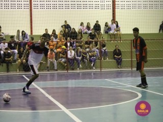 
<a style='margin-left: 5px;' class='btn btn-xs btn-social btn-facebook' href='https://www.facebook.com/sharer/sharer.php?u=https://www.boladovale.com.br/imgs/800-800-90/conteudo/fotos/1558/img2148.jpg' rel='popup' data-width='500' data-height='400'><i class='fa fa-facebook'></i>Compartilhar <span class='hidden-xs'>no Facebook</span>
</a> 
<a class='btn btn-default btn-xs' target='_blank' href='imgs/800-800-90/conteudo/fotos/1558/img2148.jpg'>
<span class='glyphicon glyphicon-cloud-download'></span> Salvar
</a> 
<span></span>
