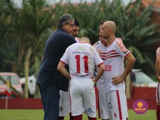 
<a style='margin-left: 5px;' class='btn btn-xs btn-social btn-facebook' href='https://www.facebook.com/sharer/sharer.php?u=https://www.boladovale.com.br/imgs/800-800-90/conteudo/fotos/1559/img2425.jpg' rel='popup' data-width='500' data-height='400'><i class='fa fa-facebook'></i>Compartilhar <span class='hidden-xs'>no Facebook</span>
</a> 
<a class='btn btn-default btn-xs' target='_blank' href='imgs/800-800-90/conteudo/fotos/1559/img2425.jpg'>
<span class='glyphicon glyphicon-cloud-download'></span> Salvar
</a> 
<span></span>
