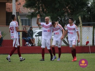 
<a style='margin-left: 5px;' class='btn btn-xs btn-social btn-facebook' href='https://www.facebook.com/sharer/sharer.php?u=https://www.boladovale.com.br/imgs/800-800-90/conteudo/fotos/1559/img2447.jpg' rel='popup' data-width='500' data-height='400'><i class='fa fa-facebook'></i>Compartilhar <span class='hidden-xs'>no Facebook</span>
</a> 
<a class='btn btn-default btn-xs' target='_blank' href='imgs/800-800-90/conteudo/fotos/1559/img2447.jpg'>
<span class='glyphicon glyphicon-cloud-download'></span> Salvar
</a> 
<span></span>