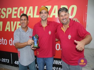 
<a style='margin-left: 5px;' class='btn btn-xs btn-social btn-facebook' href='https://www.facebook.com/sharer/sharer.php?u=https://www.boladovale.com.br/imgs/800-800-90/conteudo/fotos/1559/img2480.jpg' rel='popup' data-width='500' data-height='400'><i class='fa fa-facebook'></i>Compartilhar <span class='hidden-xs'>no Facebook</span>
</a> 
<a class='btn btn-default btn-xs' target='_blank' href='imgs/800-800-90/conteudo/fotos/1559/img2480.jpg'>
<span class='glyphicon glyphicon-cloud-download'></span> Salvar
</a> 
<span></span>