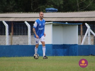 
<a style='margin-left: 5px;' class='btn btn-xs btn-social btn-facebook' href='https://www.facebook.com/sharer/sharer.php?u=https://www.boladovale.com.br/imgs/800-800-90/conteudo/fotos/1561/img2506.jpg' rel='popup' data-width='500' data-height='400'><i class='fa fa-facebook'></i>Compartilhar <span class='hidden-xs'>no Facebook</span>
</a> 
<a class='btn btn-default btn-xs' target='_blank' href='imgs/800-800-90/conteudo/fotos/1561/img2506.jpg'>
<span class='glyphicon glyphicon-cloud-download'></span> Salvar
</a> 
<span></span>