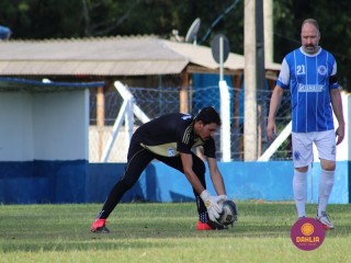 
<a style='margin-left: 5px;' class='btn btn-xs btn-social btn-facebook' href='https://www.facebook.com/sharer/sharer.php?u=https://www.boladovale.com.br/imgs/800-800-90/conteudo/fotos/1561/img2531.jpg' rel='popup' data-width='500' data-height='400'><i class='fa fa-facebook'></i>Compartilhar <span class='hidden-xs'>no Facebook</span>
</a> 
<a class='btn btn-default btn-xs' target='_blank' href='imgs/800-800-90/conteudo/fotos/1561/img2531.jpg'>
<span class='glyphicon glyphicon-cloud-download'></span> Salvar
</a> 
<span></span>