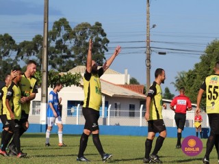 
<a style='margin-left: 5px;' class='btn btn-xs btn-social btn-facebook' href='https://www.facebook.com/sharer/sharer.php?u=https://www.boladovale.com.br/imgs/800-800-90/conteudo/fotos/1561/img2552.jpg' rel='popup' data-width='500' data-height='400'><i class='fa fa-facebook'></i>Compartilhar <span class='hidden-xs'>no Facebook</span>
</a> 
<a class='btn btn-default btn-xs' target='_blank' href='imgs/800-800-90/conteudo/fotos/1561/img2552.jpg'>
<span class='glyphicon glyphicon-cloud-download'></span> Salvar
</a> 
<span></span>