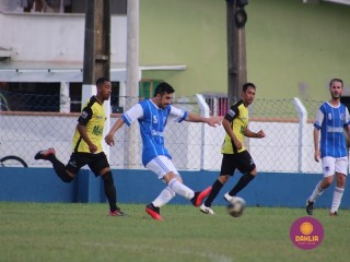 
<a style='margin-left: 5px;' class='btn btn-xs btn-social btn-facebook' href='https://www.facebook.com/sharer/sharer.php?u=https://www.boladovale.com.br/imgs/800-800-90/conteudo/fotos/1561/img2567.jpg' rel='popup' data-width='500' data-height='400'><i class='fa fa-facebook'></i>Compartilhar <span class='hidden-xs'>no Facebook</span>
</a> 
<a class='btn btn-default btn-xs' target='_blank' href='imgs/800-800-90/conteudo/fotos/1561/img2567.jpg'>
<span class='glyphicon glyphicon-cloud-download'></span> Salvar
</a> 
<span></span>