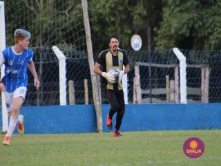 
<a style='margin-left: 5px;' class='btn btn-xs btn-social btn-facebook' href='https://www.facebook.com/sharer/sharer.php?u=https://www.boladovale.com.br/imgs/800-800-90/conteudo/fotos/1561/img2572.jpg' rel='popup' data-width='500' data-height='400'><i class='fa fa-facebook'></i>Compartilhar <span class='hidden-xs'>no Facebook</span>
</a> 
<a class='btn btn-default btn-xs' target='_blank' href='imgs/800-800-90/conteudo/fotos/1561/img2572.jpg'>
<span class='glyphicon glyphicon-cloud-download'></span> Salvar
</a> 
<span></span>