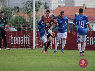
<a style='margin-left: 5px;' class='btn btn-xs btn-social btn-facebook' href='https://www.facebook.com/sharer/sharer.php?u=https://www.boladovale.com.br/imgs/800-800-90/conteudo/fotos/1562/img2607.jpg' rel='popup' data-width='500' data-height='400'><i class='fa fa-facebook'></i>Compartilhar <span class='hidden-xs'>no Facebook</span>
</a> 
<a class='btn btn-default btn-xs' target='_blank' href='imgs/800-800-90/conteudo/fotos/1562/img2607.jpg'>
<span class='glyphicon glyphicon-cloud-download'></span> Salvar
</a> 
<span></span>