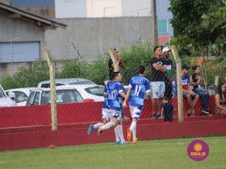 
<a style='margin-left: 5px;' class='btn btn-xs btn-social btn-facebook' href='https://www.facebook.com/sharer/sharer.php?u=https://www.boladovale.com.br/imgs/800-800-90/conteudo/fotos/1562/img2687.jpg' rel='popup' data-width='500' data-height='400'><i class='fa fa-facebook'></i>Compartilhar <span class='hidden-xs'>no Facebook</span>
</a> 
<a class='btn btn-default btn-xs' target='_blank' href='imgs/800-800-90/conteudo/fotos/1562/img2687.jpg'>
<span class='glyphicon glyphicon-cloud-download'></span> Salvar
</a> 
<span></span>