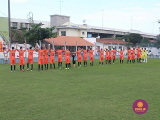
<a style='margin-left: 5px;' class='btn btn-xs btn-social btn-facebook' href='https://www.facebook.com/sharer/sharer.php?u=https://www.boladovale.com.br/imgs/800-800-90/conteudo/fotos/1563/img8053.jpg' rel='popup' data-width='500' data-height='400'><i class='fa fa-facebook'></i>Compartilhar <span class='hidden-xs'>no Facebook</span>
</a> 
<a class='btn btn-default btn-xs' target='_blank' href='imgs/800-800-90/conteudo/fotos/1563/img8053.jpg'>
<span class='glyphicon glyphicon-cloud-download'></span> Salvar
</a> 
<span></span>