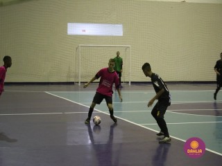 
<a style='margin-left: 5px;' class='btn btn-xs btn-social btn-facebook' href='https://www.facebook.com/sharer/sharer.php?u=https://www.boladovale.com.br/imgs/800-800-90/conteudo/fotos/1564/img2718.jpg' rel='popup' data-width='500' data-height='400'><i class='fa fa-facebook'></i>Compartilhar <span class='hidden-xs'>no Facebook</span>
</a> 
<a class='btn btn-default btn-xs' target='_blank' href='imgs/800-800-90/conteudo/fotos/1564/img2718.jpg'>
<span class='glyphicon glyphicon-cloud-download'></span> Salvar
</a> 
<span></span>