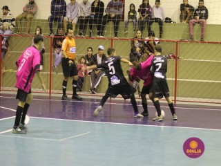 
<a style='margin-left: 5px;' class='btn btn-xs btn-social btn-facebook' href='https://www.facebook.com/sharer/sharer.php?u=https://www.boladovale.com.br/imgs/800-800-90/conteudo/fotos/1564/img2731.jpg' rel='popup' data-width='500' data-height='400'><i class='fa fa-facebook'></i>Compartilhar <span class='hidden-xs'>no Facebook</span>
</a> 
<a class='btn btn-default btn-xs' target='_blank' href='imgs/800-800-90/conteudo/fotos/1564/img2731.jpg'>
<span class='glyphicon glyphicon-cloud-download'></span> Salvar
</a> 
<span></span>