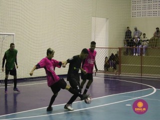 
<a style='margin-left: 5px;' class='btn btn-xs btn-social btn-facebook' href='https://www.facebook.com/sharer/sharer.php?u=https://www.boladovale.com.br/imgs/800-800-90/conteudo/fotos/1564/img2753.jpg' rel='popup' data-width='500' data-height='400'><i class='fa fa-facebook'></i>Compartilhar <span class='hidden-xs'>no Facebook</span>
</a> 
<a class='btn btn-default btn-xs' target='_blank' href='imgs/800-800-90/conteudo/fotos/1564/img2753.jpg'>
<span class='glyphicon glyphicon-cloud-download'></span> Salvar
</a> 
<span></span>
