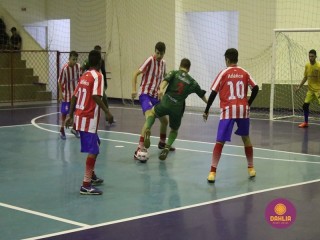 
<a style='margin-left: 5px;' class='btn btn-xs btn-social btn-facebook' href='https://www.facebook.com/sharer/sharer.php?u=https://www.boladovale.com.br/imgs/800-800-90/conteudo/fotos/1565/img2794.jpg' rel='popup' data-width='500' data-height='400'><i class='fa fa-facebook'></i>Compartilhar <span class='hidden-xs'>no Facebook</span>
</a> 
<a class='btn btn-default btn-xs' target='_blank' href='imgs/800-800-90/conteudo/fotos/1565/img2794.jpg'>
<span class='glyphicon glyphicon-cloud-download'></span> Salvar
</a> 
<span></span>
