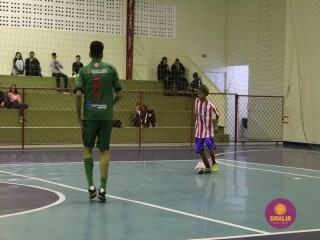 
<a style='margin-left: 5px;' class='btn btn-xs btn-social btn-facebook' href='https://www.facebook.com/sharer/sharer.php?u=https://www.boladovale.com.br/imgs/800-800-90/conteudo/fotos/1565/img2833.jpg' rel='popup' data-width='500' data-height='400'><i class='fa fa-facebook'></i>Compartilhar <span class='hidden-xs'>no Facebook</span>
</a> 
<a class='btn btn-default btn-xs' target='_blank' href='imgs/800-800-90/conteudo/fotos/1565/img2833.jpg'>
<span class='glyphicon glyphicon-cloud-download'></span> Salvar
</a> 
<span></span>