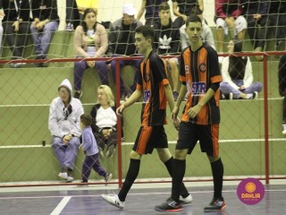 
<a style='margin-left: 5px;' class='btn btn-xs btn-social btn-facebook' href='https://www.facebook.com/sharer/sharer.php?u=https://www.boladovale.com.br/imgs/800-800-90/conteudo/fotos/1566/img3063.jpg' rel='popup' data-width='500' data-height='400'><i class='fa fa-facebook'></i>Compartilhar <span class='hidden-xs'>no Facebook</span>
</a> 
<a class='btn btn-default btn-xs' target='_blank' href='imgs/800-800-90/conteudo/fotos/1566/img3063.jpg'>
<span class='glyphicon glyphicon-cloud-download'></span> Salvar
</a> 
<span></span>