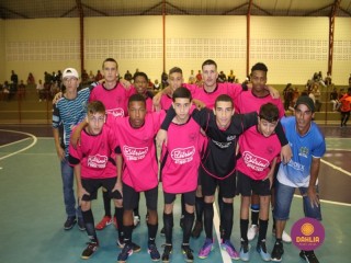 
<a style='margin-left: 5px;' class='btn btn-xs btn-social btn-facebook' href='https://www.facebook.com/sharer/sharer.php?u=https://www.boladovale.com.br/imgs/800-800-90/conteudo/fotos/1567/img3093.jpg' rel='popup' data-width='500' data-height='400'><i class='fa fa-facebook'></i>Compartilhar <span class='hidden-xs'>no Facebook</span>
</a> 
<a class='btn btn-default btn-xs' target='_blank' href='imgs/800-800-90/conteudo/fotos/1567/img3093.jpg'>
<span class='glyphicon glyphicon-cloud-download'></span> Salvar
</a> 
<span></span>