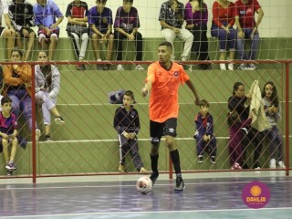 
<a style='margin-left: 5px;' class='btn btn-xs btn-social btn-facebook' href='https://www.facebook.com/sharer/sharer.php?u=https://www.boladovale.com.br/imgs/800-800-90/conteudo/fotos/1567/img3103.jpg' rel='popup' data-width='500' data-height='400'><i class='fa fa-facebook'></i>Compartilhar <span class='hidden-xs'>no Facebook</span>
</a> 
<a class='btn btn-default btn-xs' target='_blank' href='imgs/800-800-90/conteudo/fotos/1567/img3103.jpg'>
<span class='glyphicon glyphicon-cloud-download'></span> Salvar
</a> 
<span></span>