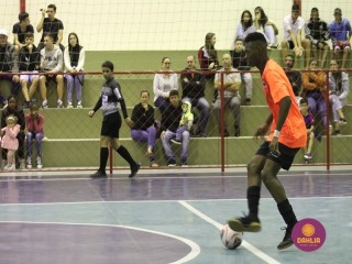 
<a style='margin-left: 5px;' class='btn btn-xs btn-social btn-facebook' href='https://www.facebook.com/sharer/sharer.php?u=https://www.boladovale.com.br/imgs/800-800-90/conteudo/fotos/1567/img3104.jpg' rel='popup' data-width='500' data-height='400'><i class='fa fa-facebook'></i>Compartilhar <span class='hidden-xs'>no Facebook</span>
</a> 
<a class='btn btn-default btn-xs' target='_blank' href='imgs/800-800-90/conteudo/fotos/1567/img3104.jpg'>
<span class='glyphicon glyphicon-cloud-download'></span> Salvar
</a> 
<span></span>