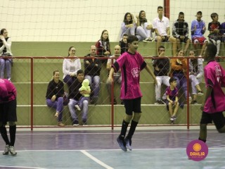 
<a style='margin-left: 5px;' class='btn btn-xs btn-social btn-facebook' href='https://www.facebook.com/sharer/sharer.php?u=https://www.boladovale.com.br/imgs/800-800-90/conteudo/fotos/1567/img3110.jpg' rel='popup' data-width='500' data-height='400'><i class='fa fa-facebook'></i>Compartilhar <span class='hidden-xs'>no Facebook</span>
</a> 
<a class='btn btn-default btn-xs' target='_blank' href='imgs/800-800-90/conteudo/fotos/1567/img3110.jpg'>
<span class='glyphicon glyphicon-cloud-download'></span> Salvar
</a> 
<span></span>