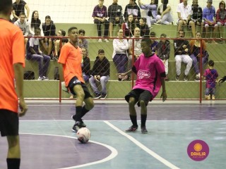 
<a style='margin-left: 5px;' class='btn btn-xs btn-social btn-facebook' href='https://www.facebook.com/sharer/sharer.php?u=https://www.boladovale.com.br/imgs/800-800-90/conteudo/fotos/1567/img3189.jpg' rel='popup' data-width='500' data-height='400'><i class='fa fa-facebook'></i>Compartilhar <span class='hidden-xs'>no Facebook</span>
</a> 
<a class='btn btn-default btn-xs' target='_blank' href='imgs/800-800-90/conteudo/fotos/1567/img3189.jpg'>
<span class='glyphicon glyphicon-cloud-download'></span> Salvar
</a> 
<span></span>