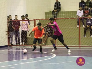 
<a style='margin-left: 5px;' class='btn btn-xs btn-social btn-facebook' href='https://www.facebook.com/sharer/sharer.php?u=https://www.boladovale.com.br/imgs/800-800-90/conteudo/fotos/1567/img3205.jpg' rel='popup' data-width='500' data-height='400'><i class='fa fa-facebook'></i>Compartilhar <span class='hidden-xs'>no Facebook</span>
</a> 
<a class='btn btn-default btn-xs' target='_blank' href='imgs/800-800-90/conteudo/fotos/1567/img3205.jpg'>
<span class='glyphicon glyphicon-cloud-download'></span> Salvar
</a> 
<span></span>