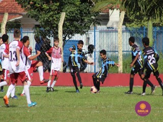 
<a style='margin-left: 5px;' class='btn btn-xs btn-social btn-facebook' href='https://www.facebook.com/sharer/sharer.php?u=https://www.boladovale.com.br/imgs/800-800-90/conteudo/fotos/1568/img3259.jpg' rel='popup' data-width='500' data-height='400'><i class='fa fa-facebook'></i>Compartilhar <span class='hidden-xs'>no Facebook</span>
</a> 
<a class='btn btn-default btn-xs' target='_blank' href='imgs/800-800-90/conteudo/fotos/1568/img3259.jpg'>
<span class='glyphicon glyphicon-cloud-download'></span> Salvar
</a> 
<span></span>