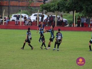 
<a style='margin-left: 5px;' class='btn btn-xs btn-social btn-facebook' href='https://www.facebook.com/sharer/sharer.php?u=https://www.boladovale.com.br/imgs/800-800-90/conteudo/fotos/1568/img3283.jpg' rel='popup' data-width='500' data-height='400'><i class='fa fa-facebook'></i>Compartilhar <span class='hidden-xs'>no Facebook</span>
</a> 
<a class='btn btn-default btn-xs' target='_blank' href='imgs/800-800-90/conteudo/fotos/1568/img3283.jpg'>
<span class='glyphicon glyphicon-cloud-download'></span> Salvar
</a> 
<span></span>