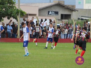
<a style='margin-left: 5px;' class='btn btn-xs btn-social btn-facebook' href='https://www.facebook.com/sharer/sharer.php?u=https://www.boladovale.com.br/imgs/800-800-90/conteudo/fotos/1570/img3341.jpg' rel='popup' data-width='500' data-height='400'><i class='fa fa-facebook'></i>Compartilhar <span class='hidden-xs'>no Facebook</span>
</a> 
<a class='btn btn-default btn-xs' target='_blank' href='imgs/800-800-90/conteudo/fotos/1570/img3341.jpg'>
<span class='glyphicon glyphicon-cloud-download'></span> Salvar
</a> 
<span></span>