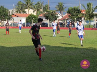 
<a style='margin-left: 5px;' class='btn btn-xs btn-social btn-facebook' href='https://www.facebook.com/sharer/sharer.php?u=https://www.boladovale.com.br/imgs/800-800-90/conteudo/fotos/1570/img3400.jpg' rel='popup' data-width='500' data-height='400'><i class='fa fa-facebook'></i>Compartilhar <span class='hidden-xs'>no Facebook</span>
</a> 
<a class='btn btn-default btn-xs' target='_blank' href='imgs/800-800-90/conteudo/fotos/1570/img3400.jpg'>
<span class='glyphicon glyphicon-cloud-download'></span> Salvar
</a> 
<span></span>