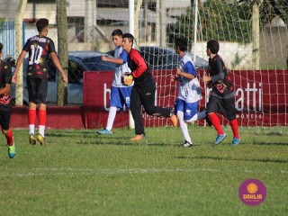 
<a style='margin-left: 5px;' class='btn btn-xs btn-social btn-facebook' href='https://www.facebook.com/sharer/sharer.php?u=https://www.boladovale.com.br/imgs/800-800-90/conteudo/fotos/1570/img3421.jpg' rel='popup' data-width='500' data-height='400'><i class='fa fa-facebook'></i>Compartilhar <span class='hidden-xs'>no Facebook</span>
</a> 
<a class='btn btn-default btn-xs' target='_blank' href='imgs/800-800-90/conteudo/fotos/1570/img3421.jpg'>
<span class='glyphicon glyphicon-cloud-download'></span> Salvar
</a> 
<span></span>