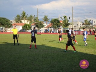 
<a style='margin-left: 5px;' class='btn btn-xs btn-social btn-facebook' href='https://www.facebook.com/sharer/sharer.php?u=https://www.boladovale.com.br/imgs/800-800-90/conteudo/fotos/1570/img3435.jpg' rel='popup' data-width='500' data-height='400'><i class='fa fa-facebook'></i>Compartilhar <span class='hidden-xs'>no Facebook</span>
</a> 
<a class='btn btn-default btn-xs' target='_blank' href='imgs/800-800-90/conteudo/fotos/1570/img3435.jpg'>
<span class='glyphicon glyphicon-cloud-download'></span> Salvar
</a> 
<span></span>