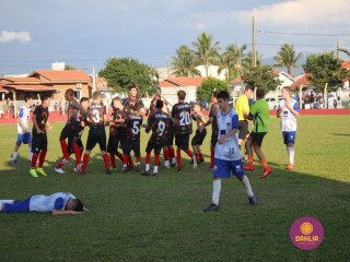 
<a style='margin-left: 5px;' class='btn btn-xs btn-social btn-facebook' href='https://www.facebook.com/sharer/sharer.php?u=https://www.boladovale.com.br/imgs/800-800-90/conteudo/fotos/1570/img3439.jpg' rel='popup' data-width='500' data-height='400'><i class='fa fa-facebook'></i>Compartilhar <span class='hidden-xs'>no Facebook</span>
</a> 
<a class='btn btn-default btn-xs' target='_blank' href='imgs/800-800-90/conteudo/fotos/1570/img3439.jpg'>
<span class='glyphicon glyphicon-cloud-download'></span> Salvar
</a> 
<span></span>