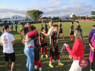 
<a style='margin-left: 5px;' class='btn btn-xs btn-social btn-facebook' href='https://www.facebook.com/sharer/sharer.php?u=https://www.boladovale.com.br/imgs/800-800-90/conteudo/fotos/1571/img3466.jpg' rel='popup' data-width='500' data-height='400'><i class='fa fa-facebook'></i>Compartilhar <span class='hidden-xs'>no Facebook</span>
</a> 
<a class='btn btn-default btn-xs' target='_blank' href='imgs/800-800-90/conteudo/fotos/1571/img3466.jpg'>
<span class='glyphicon glyphicon-cloud-download'></span> Salvar
</a> 
<span></span>