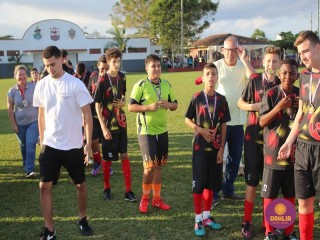
<a style='margin-left: 5px;' class='btn btn-xs btn-social btn-facebook' href='https://www.facebook.com/sharer/sharer.php?u=https://www.boladovale.com.br/imgs/800-800-90/conteudo/fotos/1571/img3469.jpg' rel='popup' data-width='500' data-height='400'><i class='fa fa-facebook'></i>Compartilhar <span class='hidden-xs'>no Facebook</span>
</a> 
<a class='btn btn-default btn-xs' target='_blank' href='imgs/800-800-90/conteudo/fotos/1571/img3469.jpg'>
<span class='glyphicon glyphicon-cloud-download'></span> Salvar
</a> 
<span></span>
