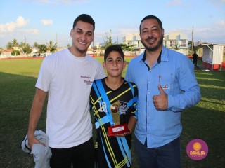 
<a style='margin-left: 5px;' class='btn btn-xs btn-social btn-facebook' href='https://www.facebook.com/sharer/sharer.php?u=https://www.boladovale.com.br/imgs/800-800-90/conteudo/fotos/1571/img3481.jpg' rel='popup' data-width='500' data-height='400'><i class='fa fa-facebook'></i>Compartilhar <span class='hidden-xs'>no Facebook</span>
</a> 
<a class='btn btn-default btn-xs' target='_blank' href='imgs/800-800-90/conteudo/fotos/1571/img3481.jpg'>
<span class='glyphicon glyphicon-cloud-download'></span> Salvar
</a> 
<span></span>