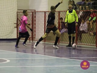 
<a style='margin-left: 5px;' class='btn btn-xs btn-social btn-facebook' href='https://www.facebook.com/sharer/sharer.php?u=https://www.boladovale.com.br/imgs/800-800-90/conteudo/fotos/1572/img3549.jpg' rel='popup' data-width='500' data-height='400'><i class='fa fa-facebook'></i>Compartilhar <span class='hidden-xs'>no Facebook</span>
</a> 
<a class='btn btn-default btn-xs' target='_blank' href='imgs/800-800-90/conteudo/fotos/1572/img3549.jpg'>
<span class='glyphicon glyphicon-cloud-download'></span> Salvar
</a> 
<span></span>