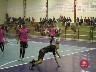 
<a style='margin-left: 5px;' class='btn btn-xs btn-social btn-facebook' href='https://www.facebook.com/sharer/sharer.php?u=https://www.boladovale.com.br/imgs/800-800-90/conteudo/fotos/1572/img3570.jpg' rel='popup' data-width='500' data-height='400'><i class='fa fa-facebook'></i>Compartilhar <span class='hidden-xs'>no Facebook</span>
</a> 
<a class='btn btn-default btn-xs' target='_blank' href='imgs/800-800-90/conteudo/fotos/1572/img3570.jpg'>
<span class='glyphicon glyphicon-cloud-download'></span> Salvar
</a> 
<span></span>