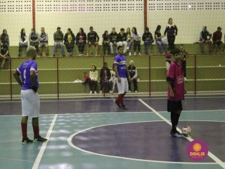 
<a style='margin-left: 5px;' class='btn btn-xs btn-social btn-facebook' href='https://www.facebook.com/sharer/sharer.php?u=https://www.boladovale.com.br/imgs/800-800-90/conteudo/fotos/1573/img3583.jpg' rel='popup' data-width='500' data-height='400'><i class='fa fa-facebook'></i>Compartilhar <span class='hidden-xs'>no Facebook</span>
</a> 
<a class='btn btn-default btn-xs' target='_blank' href='imgs/800-800-90/conteudo/fotos/1573/img3583.jpg'>
<span class='glyphicon glyphicon-cloud-download'></span> Salvar
</a> 
<span></span>