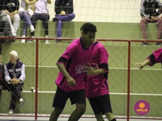 
<a style='margin-left: 5px;' class='btn btn-xs btn-social btn-facebook' href='https://www.facebook.com/sharer/sharer.php?u=https://www.boladovale.com.br/imgs/800-800-90/conteudo/fotos/1573/img3608.jpg' rel='popup' data-width='500' data-height='400'><i class='fa fa-facebook'></i>Compartilhar <span class='hidden-xs'>no Facebook</span>
</a> 
<a class='btn btn-default btn-xs' target='_blank' href='imgs/800-800-90/conteudo/fotos/1573/img3608.jpg'>
<span class='glyphicon glyphicon-cloud-download'></span> Salvar
</a> 
<span></span>