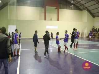 
<a style='margin-left: 5px;' class='btn btn-xs btn-social btn-facebook' href='https://www.facebook.com/sharer/sharer.php?u=https://www.boladovale.com.br/imgs/800-800-90/conteudo/fotos/1573/img3667.jpg' rel='popup' data-width='500' data-height='400'><i class='fa fa-facebook'></i>Compartilhar <span class='hidden-xs'>no Facebook</span>
</a> 
<a class='btn btn-default btn-xs' target='_blank' href='imgs/800-800-90/conteudo/fotos/1573/img3667.jpg'>
<span class='glyphicon glyphicon-cloud-download'></span> Salvar
</a> 
<span></span>