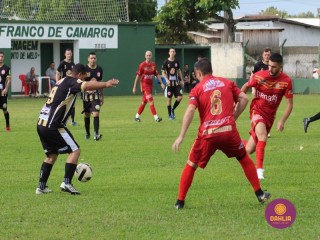 
<a style='margin-left: 5px;' class='btn btn-xs btn-social btn-facebook' href='https://www.facebook.com/sharer/sharer.php?u=https://www.boladovale.com.br/imgs/800-800-90/conteudo/fotos/1574/img8213.jpg' rel='popup' data-width='500' data-height='400'><i class='fa fa-facebook'></i>Compartilhar <span class='hidden-xs'>no Facebook</span>
</a> 
<a class='btn btn-default btn-xs' target='_blank' href='imgs/800-800-90/conteudo/fotos/1574/img8213.jpg'>
<span class='glyphicon glyphicon-cloud-download'></span> Salvar
</a> 
<span></span>