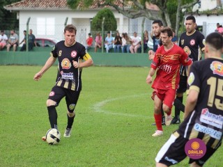 
<a style='margin-left: 5px;' class='btn btn-xs btn-social btn-facebook' href='https://www.facebook.com/sharer/sharer.php?u=https://www.boladovale.com.br/imgs/800-800-90/conteudo/fotos/1574/img8247.jpg' rel='popup' data-width='500' data-height='400'><i class='fa fa-facebook'></i>Compartilhar <span class='hidden-xs'>no Facebook</span>
</a> 
<a class='btn btn-default btn-xs' target='_blank' href='imgs/800-800-90/conteudo/fotos/1574/img8247.jpg'>
<span class='glyphicon glyphicon-cloud-download'></span> Salvar
</a> 
<span></span>