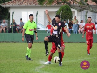 
<a style='margin-left: 5px;' class='btn btn-xs btn-social btn-facebook' href='https://www.facebook.com/sharer/sharer.php?u=https://www.boladovale.com.br/imgs/800-800-90/conteudo/fotos/1574/img8268.jpg' rel='popup' data-width='500' data-height='400'><i class='fa fa-facebook'></i>Compartilhar <span class='hidden-xs'>no Facebook</span>
</a> 
<a class='btn btn-default btn-xs' target='_blank' href='imgs/800-800-90/conteudo/fotos/1574/img8268.jpg'>
<span class='glyphicon glyphicon-cloud-download'></span> Salvar
</a> 
<span></span>