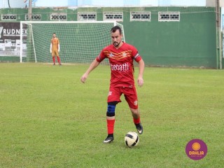 
<a style='margin-left: 5px;' class='btn btn-xs btn-social btn-facebook' href='https://www.facebook.com/sharer/sharer.php?u=https://www.boladovale.com.br/imgs/800-800-90/conteudo/fotos/1574/img8269.jpg' rel='popup' data-width='500' data-height='400'><i class='fa fa-facebook'></i>Compartilhar <span class='hidden-xs'>no Facebook</span>
</a> 
<a class='btn btn-default btn-xs' target='_blank' href='imgs/800-800-90/conteudo/fotos/1574/img8269.jpg'>
<span class='glyphicon glyphicon-cloud-download'></span> Salvar
</a> 
<span></span>