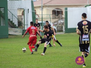 
<a style='margin-left: 5px;' class='btn btn-xs btn-social btn-facebook' href='https://www.facebook.com/sharer/sharer.php?u=https://www.boladovale.com.br/imgs/800-800-90/conteudo/fotos/1574/img8274.jpg' rel='popup' data-width='500' data-height='400'><i class='fa fa-facebook'></i>Compartilhar <span class='hidden-xs'>no Facebook</span>
</a> 
<a class='btn btn-default btn-xs' target='_blank' href='imgs/800-800-90/conteudo/fotos/1574/img8274.jpg'>
<span class='glyphicon glyphicon-cloud-download'></span> Salvar
</a> 
<span></span>